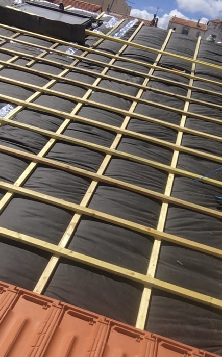 Rénovation toiture Toulon avec pose de Velux